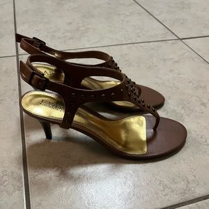 Brand New Ralph Lauren Medium heels leather thong sandals 9.5